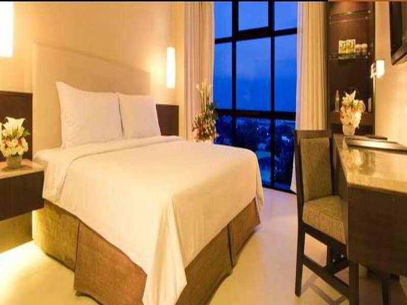 The B Alabang 3*
