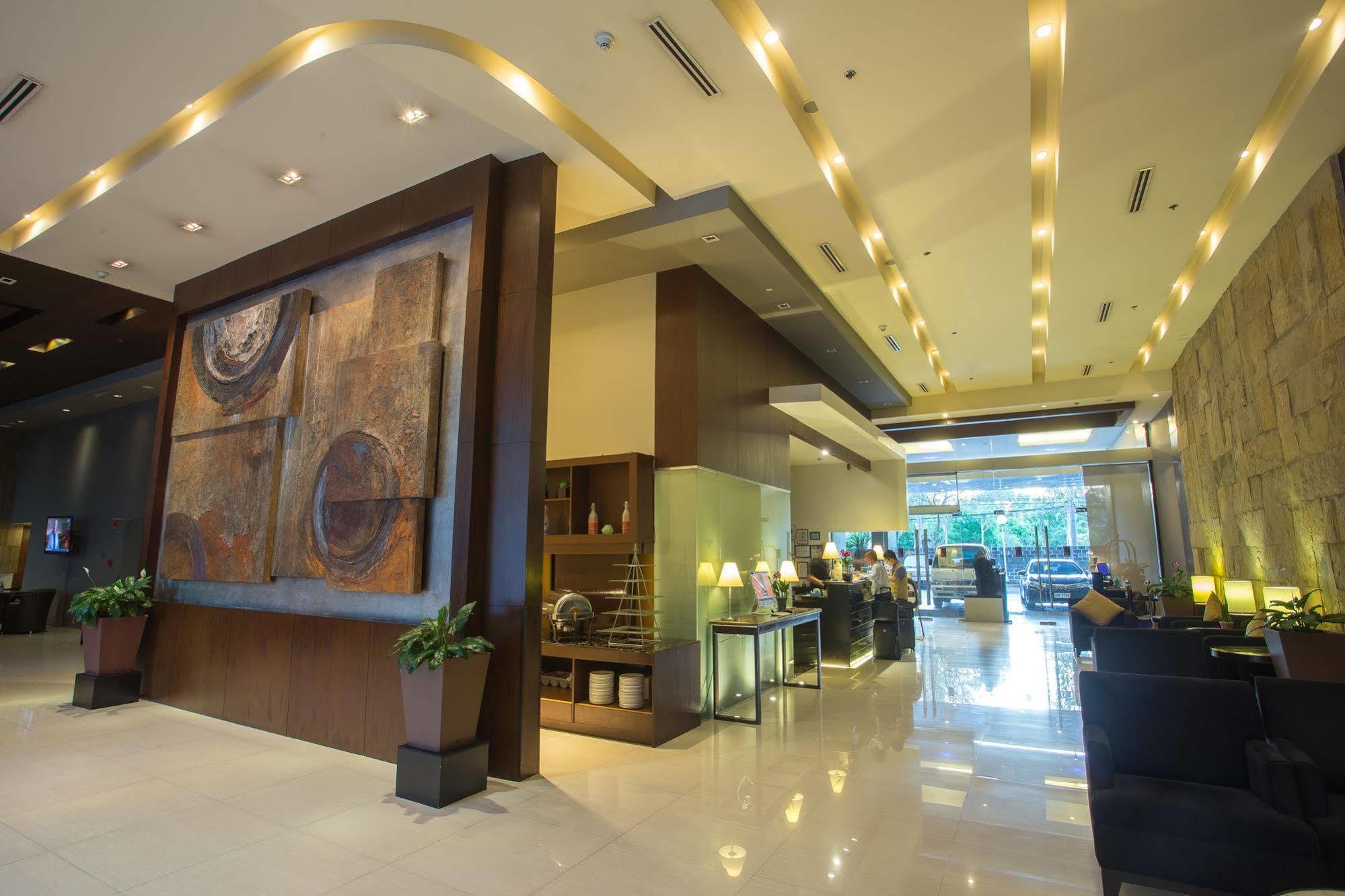 The B Alabang Hotel